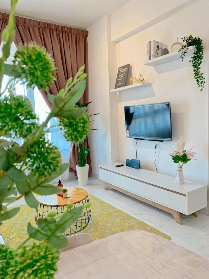 Netflix Two Bedroom Troika Kota Bharu Homestay 182 المظهر الخارجي الصورة